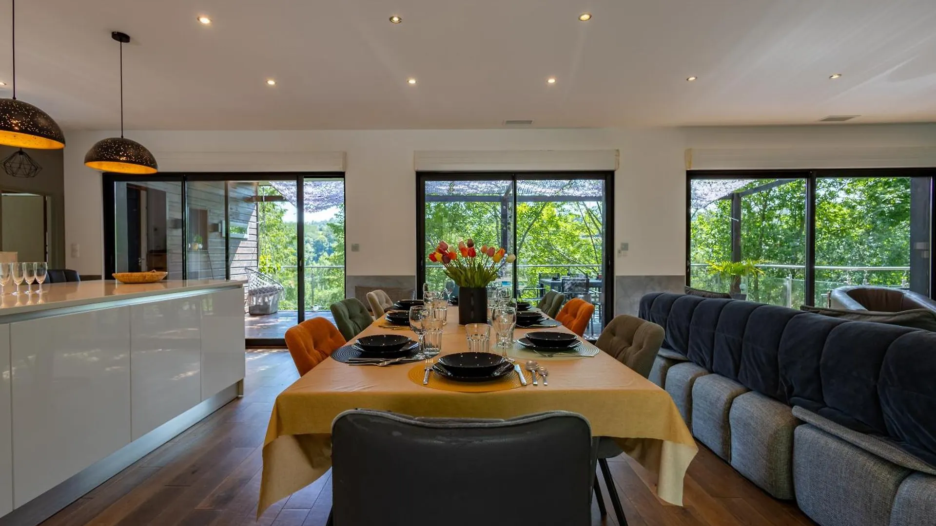 بيت للعطل L'Eden - Maison D'Architecte, Climatisee, Piscine, Home Cinema كاسْتْرْ