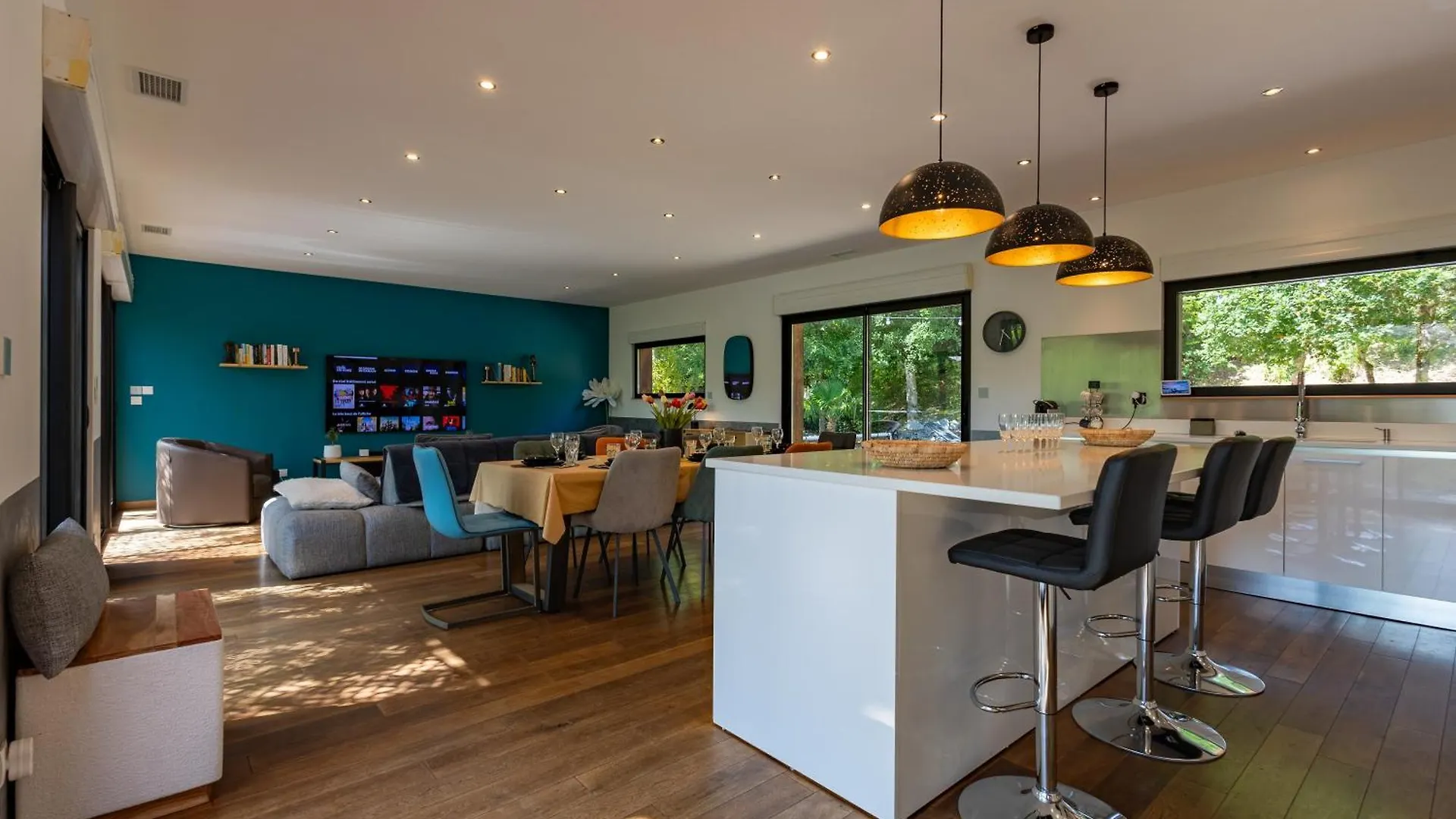 L'Eden - Maison D'Architecte, Climatisee, Piscine, Home Cinema كاسْتْرْ بيت للعطل